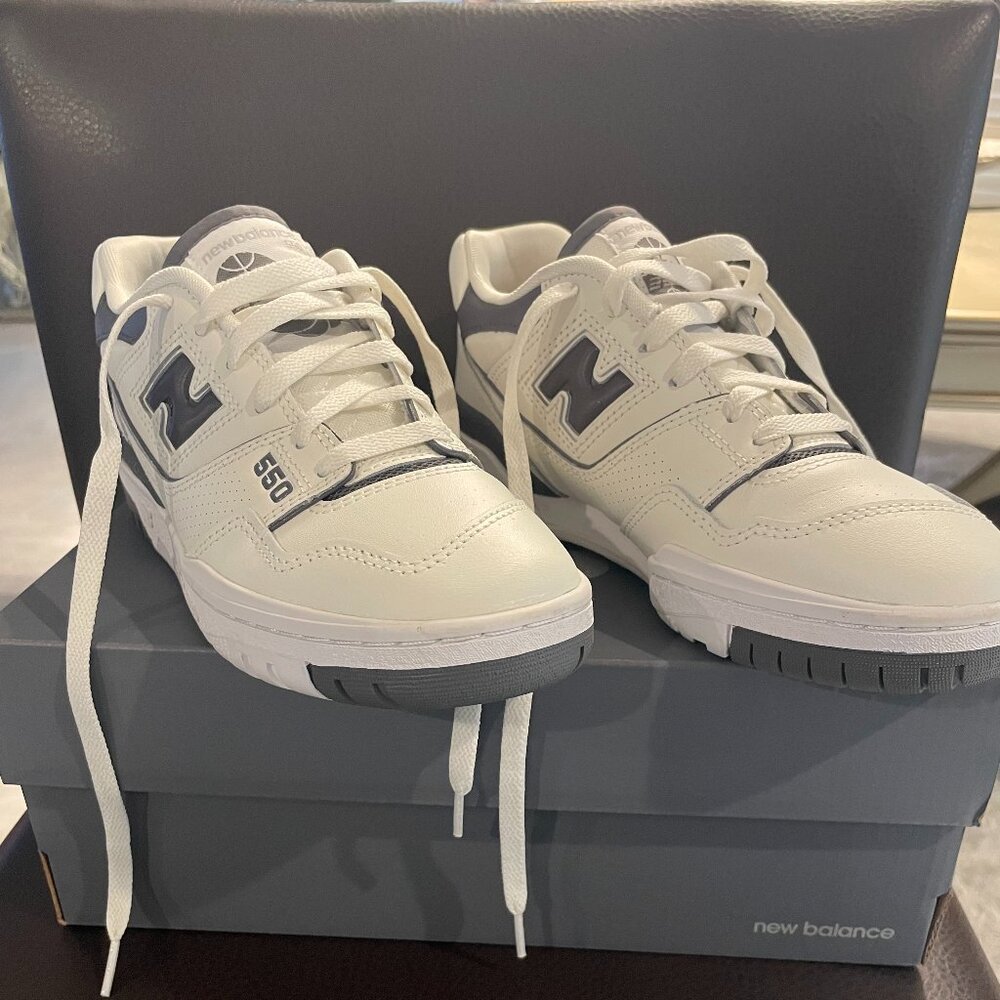 Authentic Women’s New Balance 550 Sneakers- Size 7.5